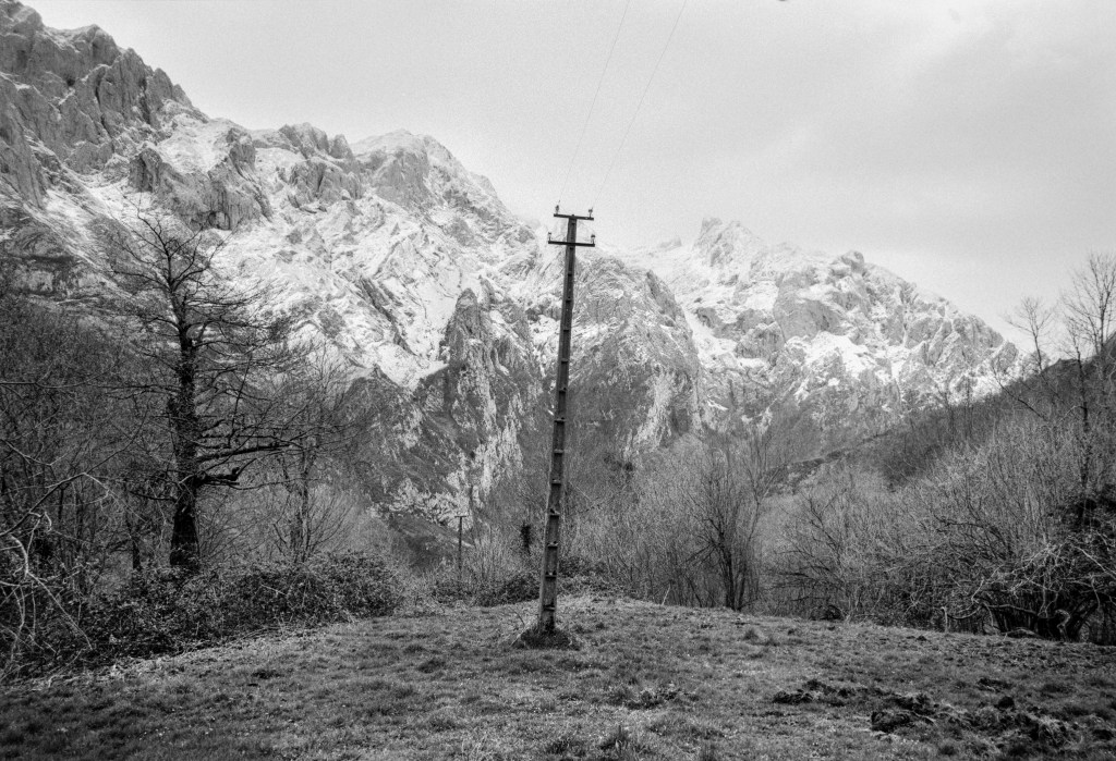 Between Peaks and&nbsp;Mountains